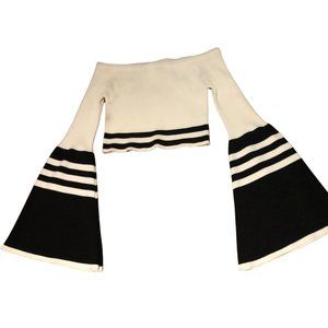 SEEK THE LABEL LONG-SLEEVED CROP TOP